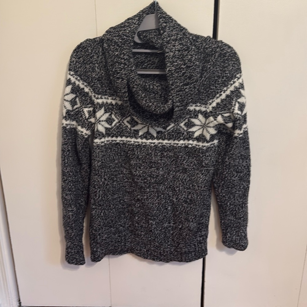 Dressbarn cowl neck fair isle sweatshirt size small